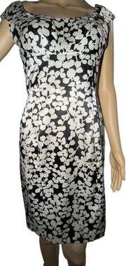 Maggy London Petite Black and White Floral Print Cap Sleeve Sheath Dress